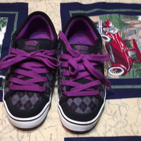 black white checkered vans